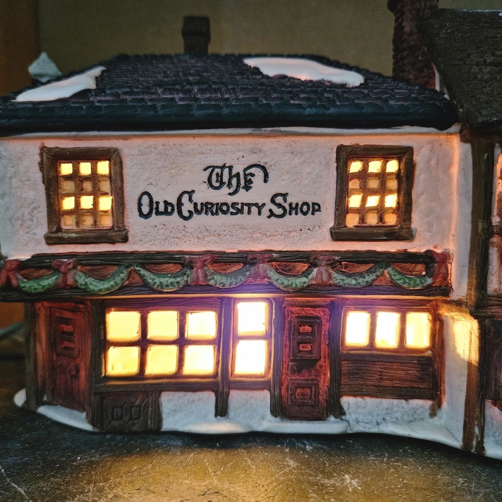 Dept 56 Dickens Village Old Curiosity Shop Retired w/ Box Insert Cord Bulb